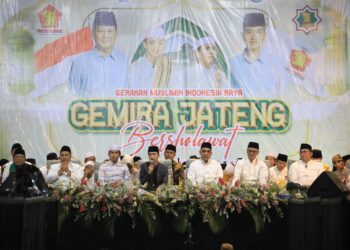 Muzani Hadiri GEMIRA Jawa Tengah Bersolawat, Sampaikan Salam Prabowo ke Masyarakat Demak