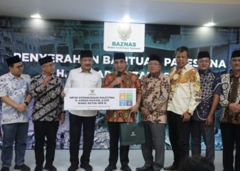 Sekjen Gerindra Serahkan Dana Bantuan Hasil Lelang Sapi Miliknya ke Baznas untuk Palestina