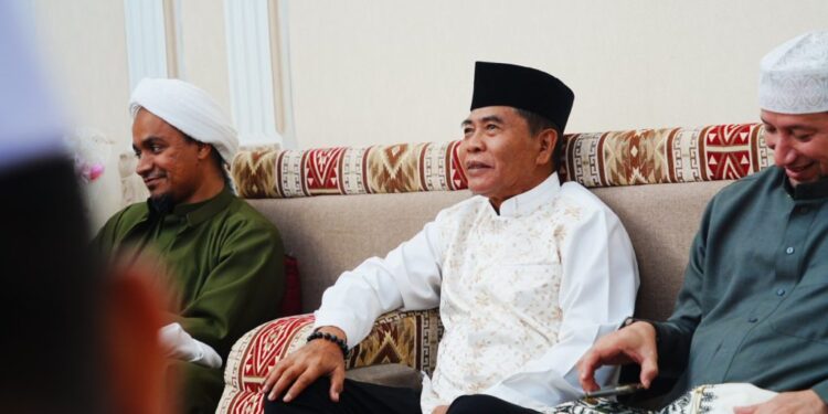 Bersama Ribuan Abnaulkhairaat, Gubernur Zainal Hadiri Haul Guru Tua ke-57